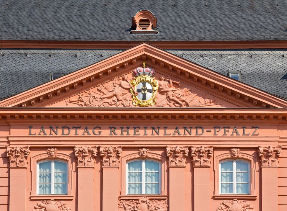 Zu sehen ist ein Bild des Landtags von Rheinland-Pfalz.